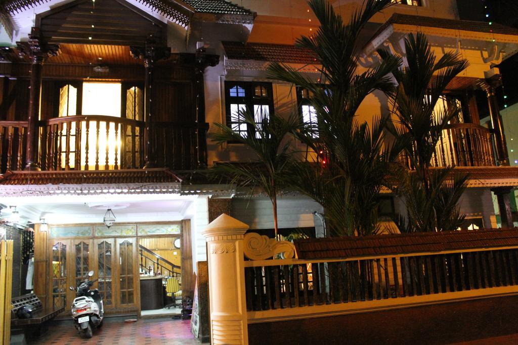 Hotel White Rose Kochi Buitenkant foto