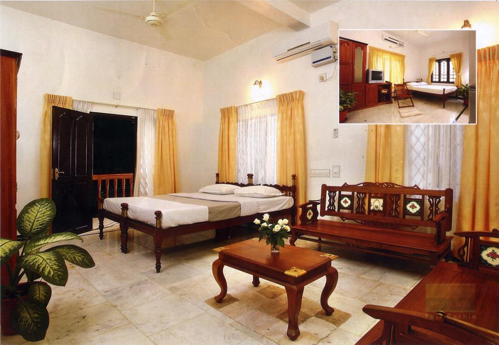Hotel White Rose Kochi Buitenkant foto