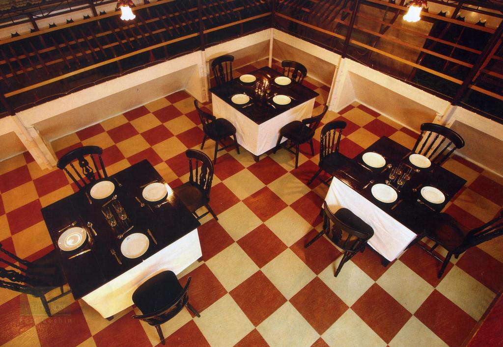 Hotel White Rose Kochi Buitenkant foto