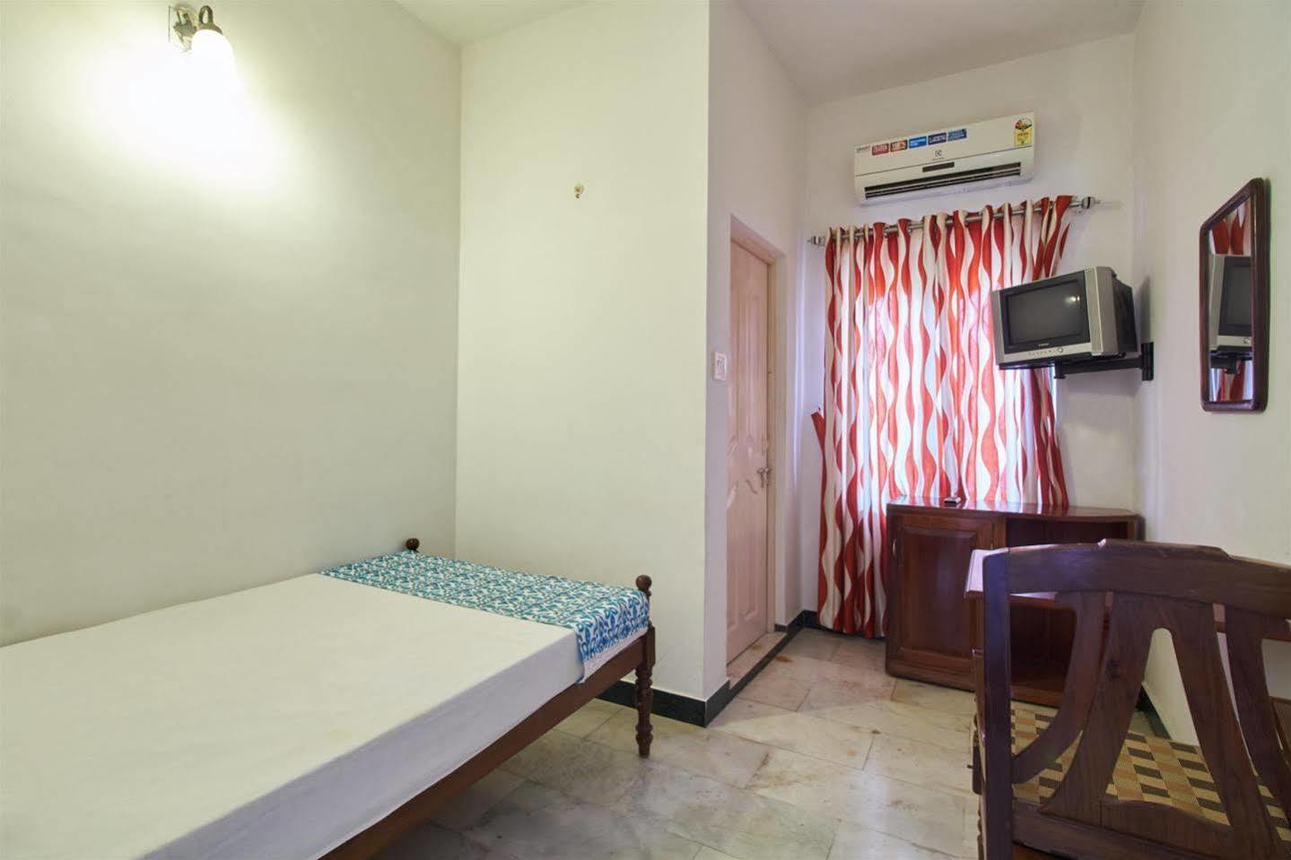 Hotel White Rose Kochi Buitenkant foto