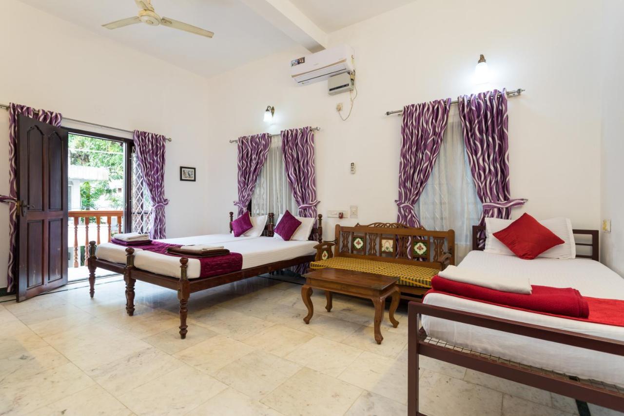 Hotel White Rose Kochi Buitenkant foto